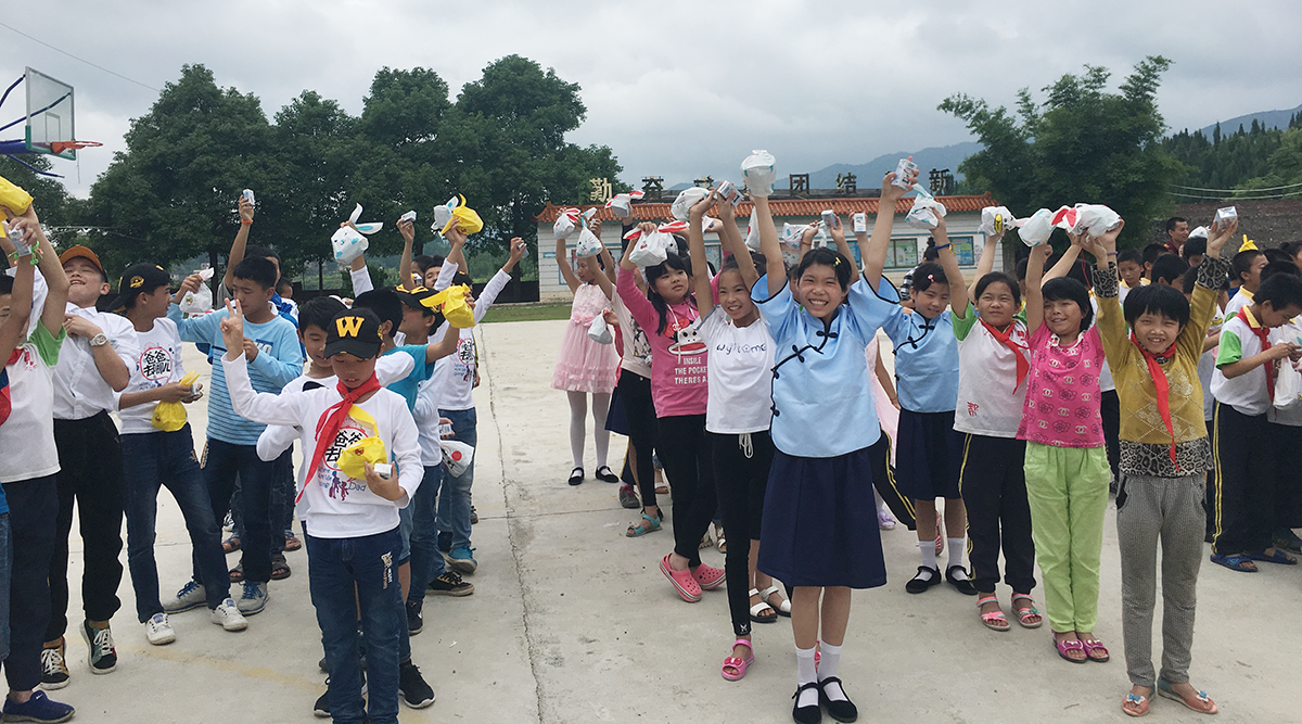 开心的笑脸.png 开心的笑脸.png